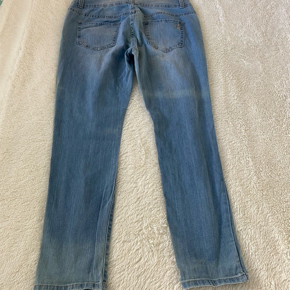 VIP JEANS Distressed, Ripped & Faded.🌼 - Picture 5 of 8